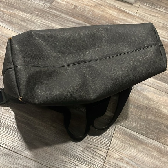 Gucci Coated Canvas Large Trademark Logo Travel Tote - Picture 9 of 10